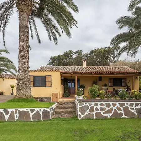 Canarian Farm With Pool Los Paredones Country house